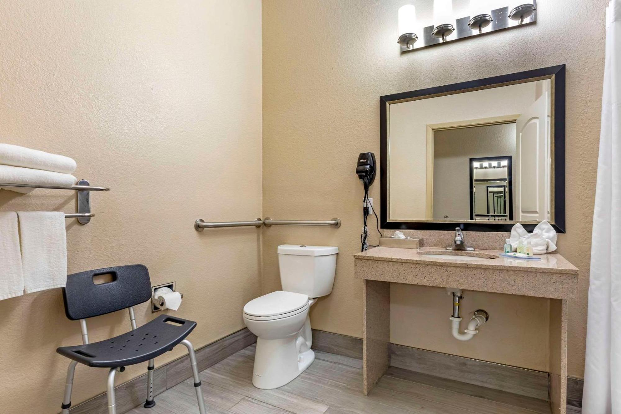 Quality Inn And Suites Groesbeck Екстериор снимка